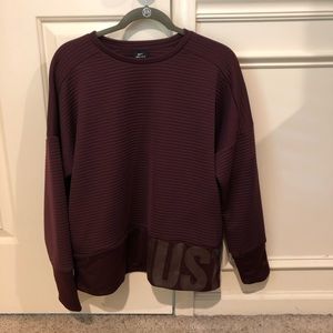 Women’s Nike Training Top Size L AH8982-653